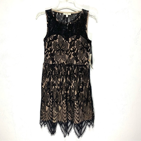 NWT Love Fire Short Cocktail Black Lace Dress size Small - Picture 1 of 10